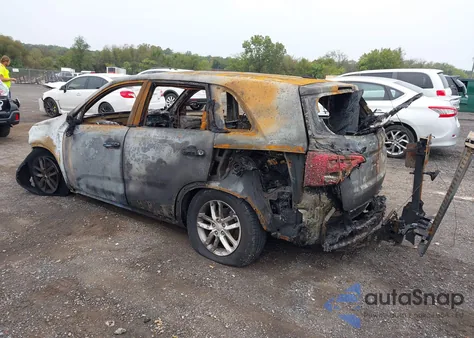 2014 Kia Sorento Lx z USA, uszkodzony, nr VIN 5XYKT3A60EG487559